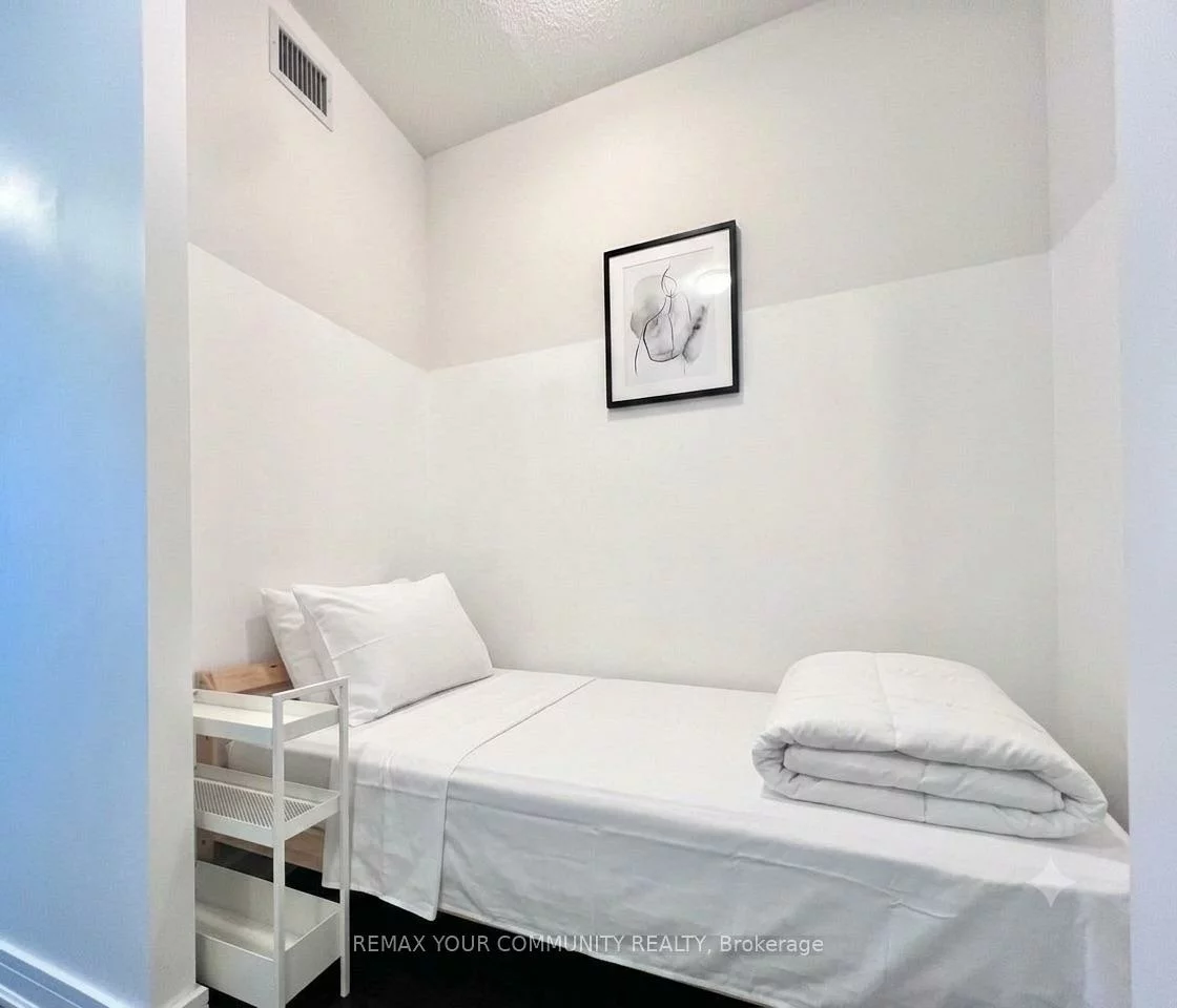 9201, Yonge, Langstaff, Richmond Hill