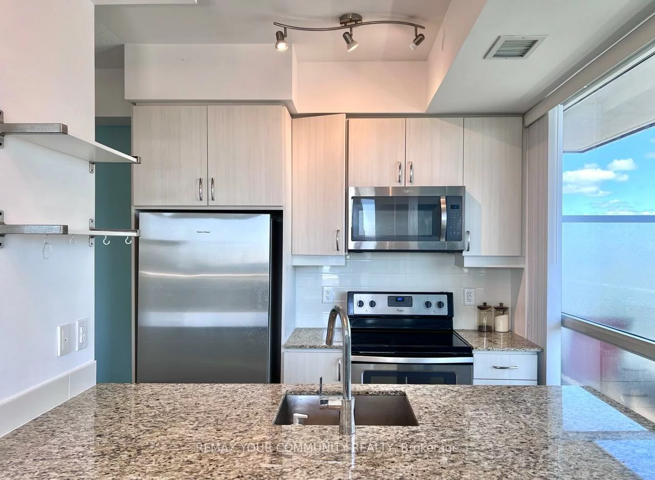 9201, Yonge, Langstaff, Richmond Hill