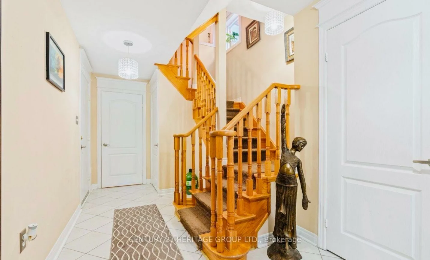 255, Shaftsbury, Westbrook, Richmond Hill