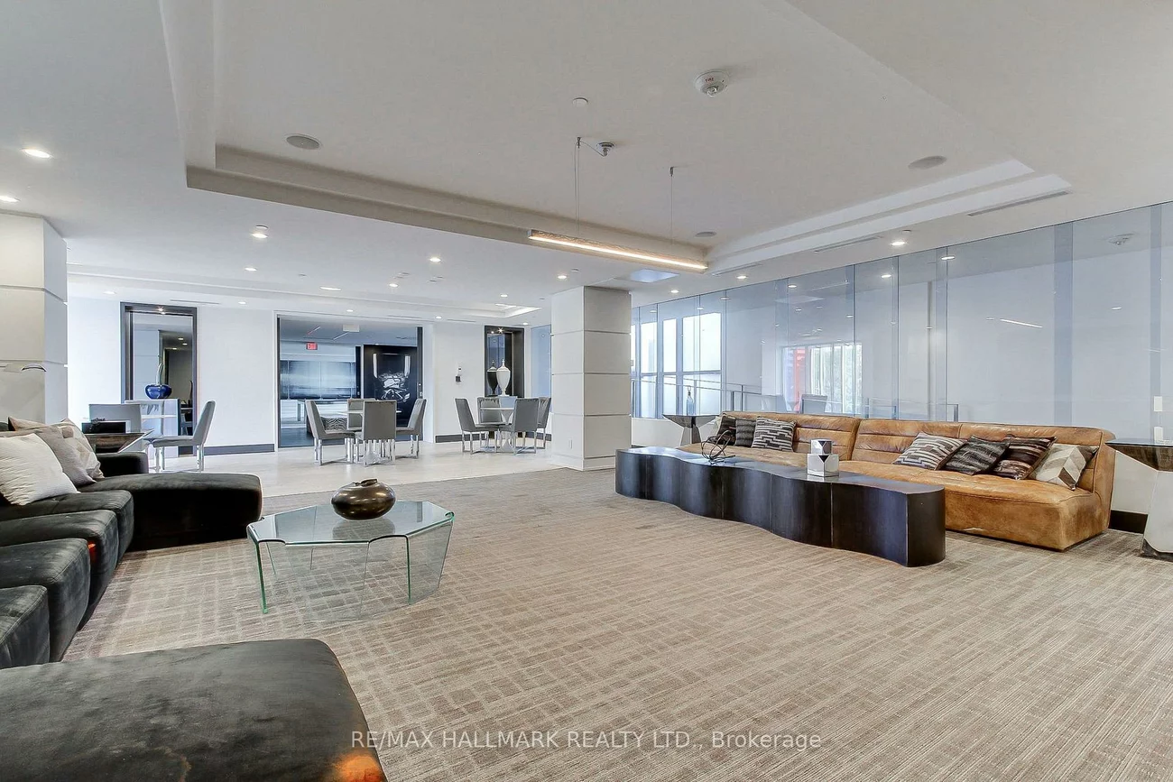 9471, Yonge, Observatory, Richmond Hill