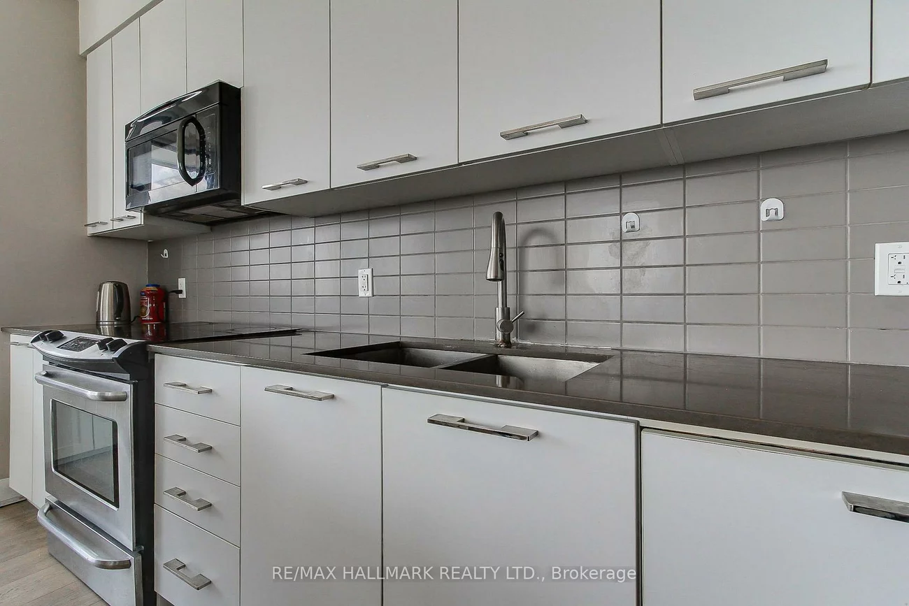9471, Yonge, Observatory, Richmond Hill