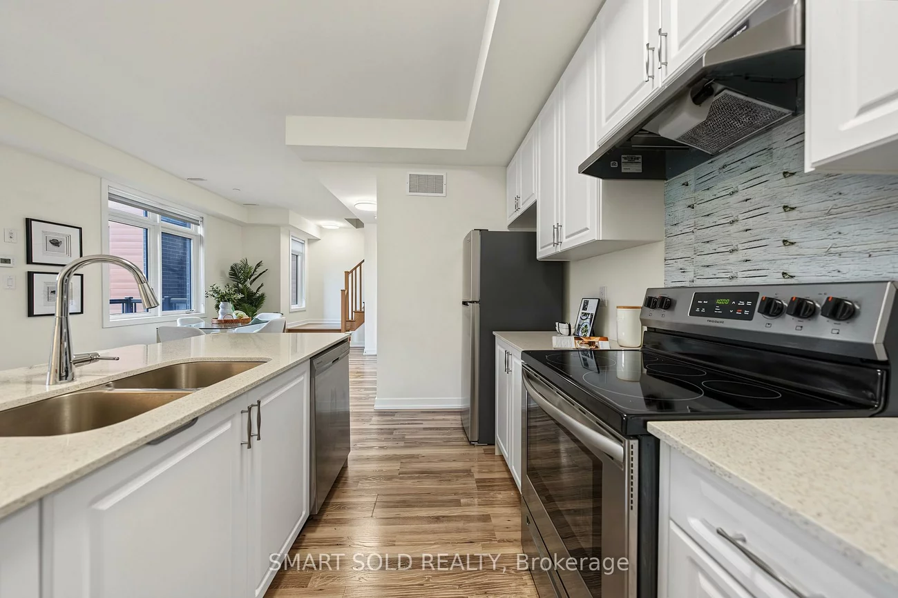 370D, Red Maple, Langstaff, Richmond Hill