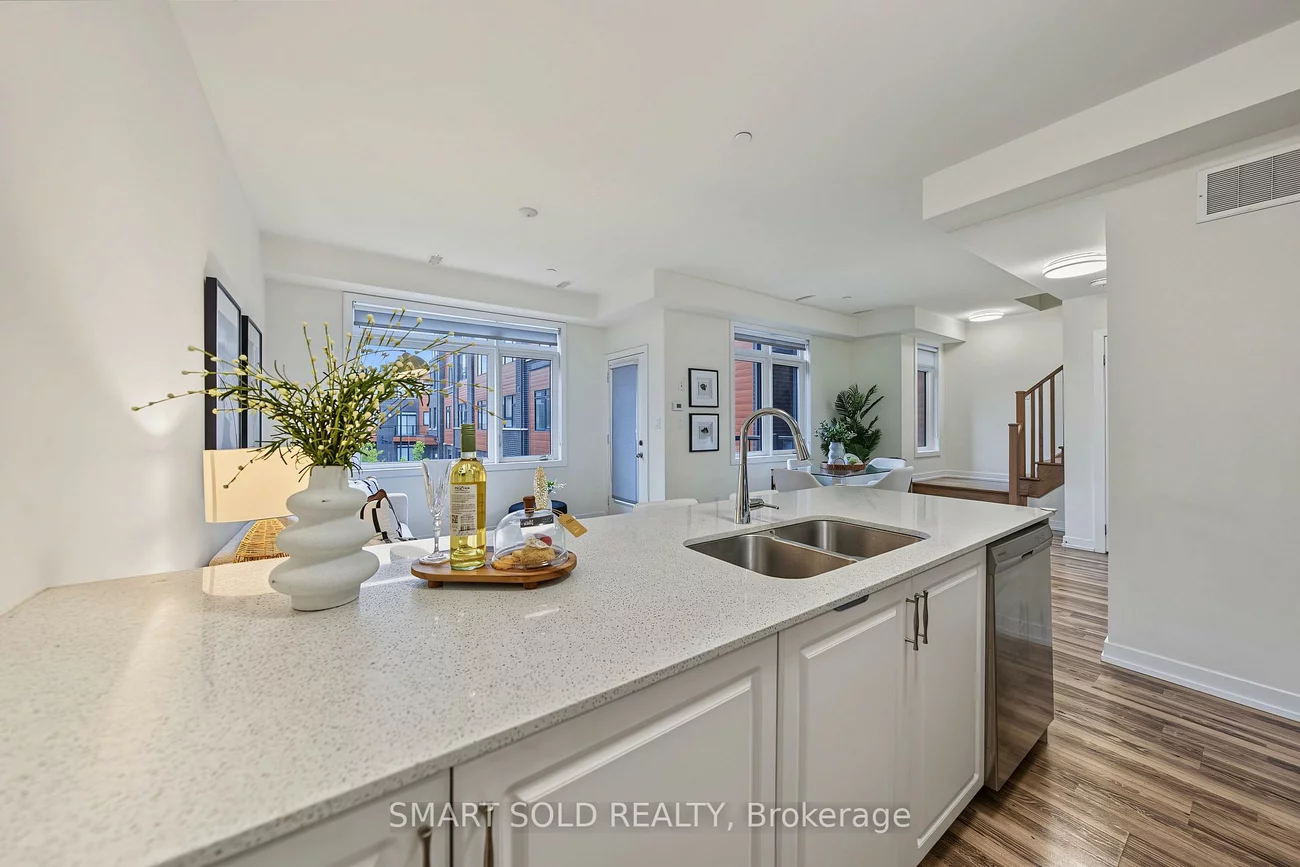 370D, Red Maple, Langstaff, Richmond Hill