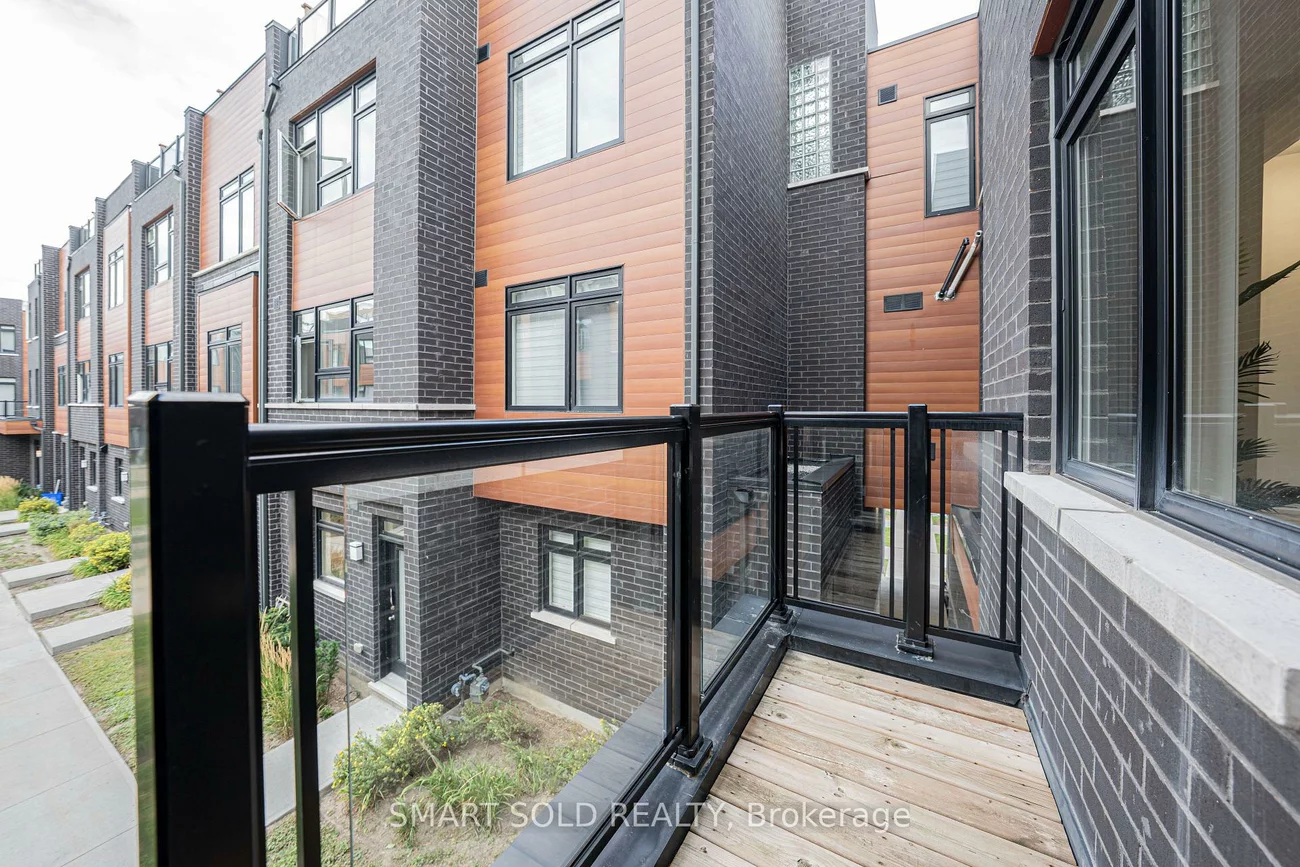 370D, Red Maple, Langstaff, Richmond Hill