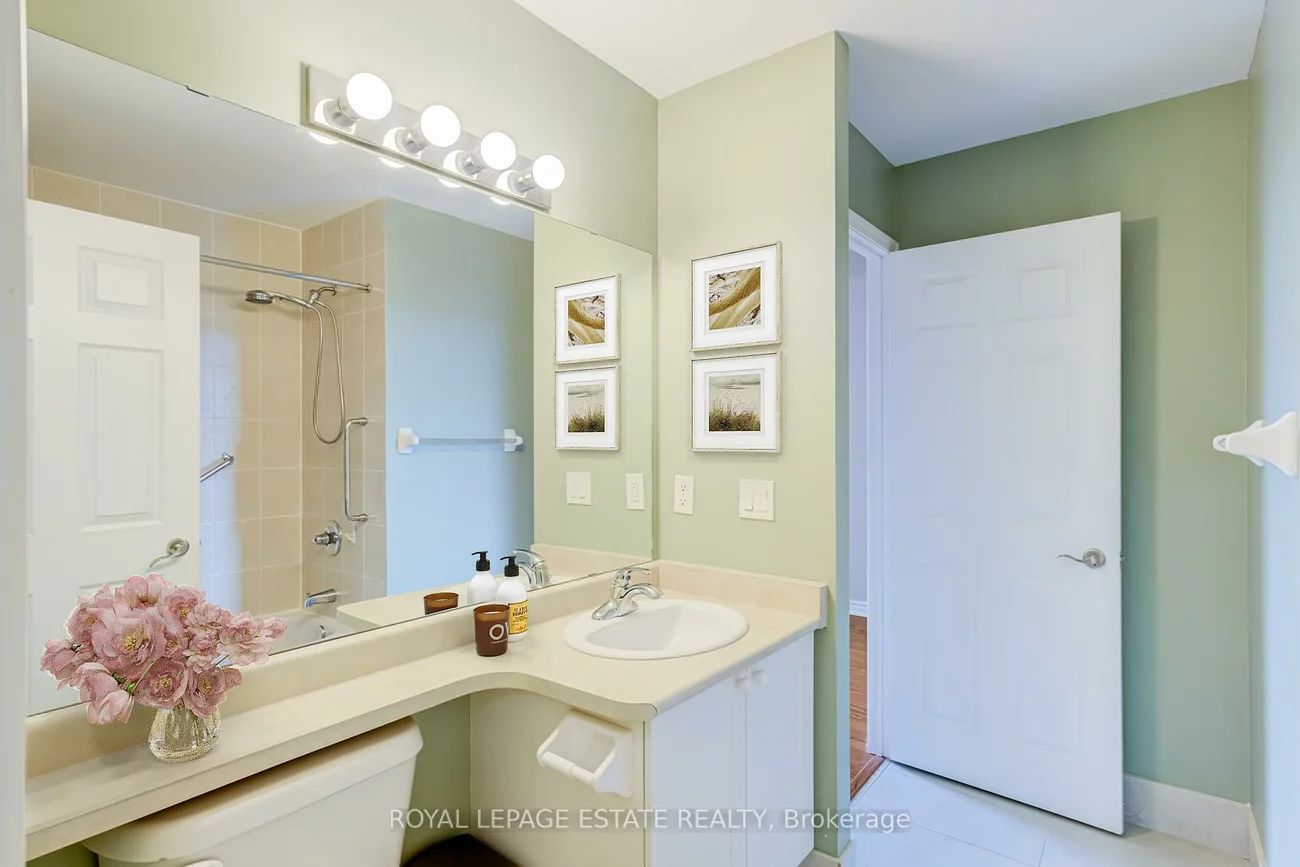 11121, Yonge, Devonsleigh, Richmond Hill