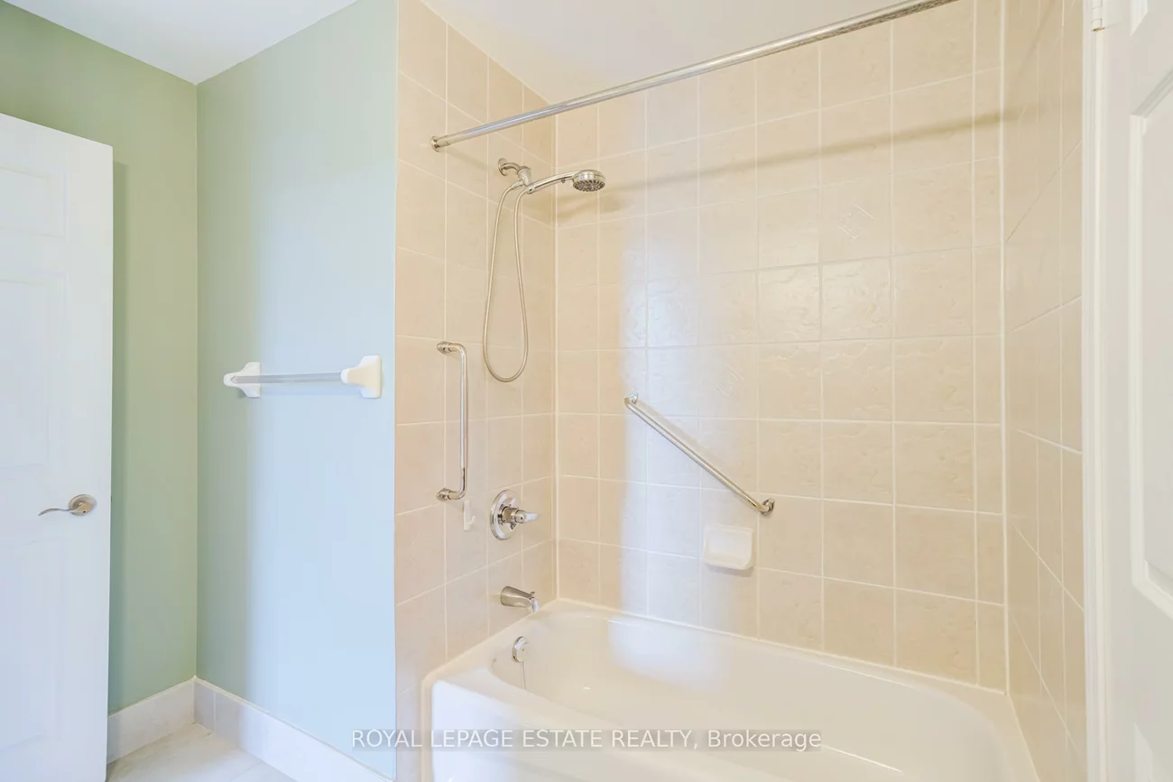 11121, Yonge, Devonsleigh, Richmond Hill