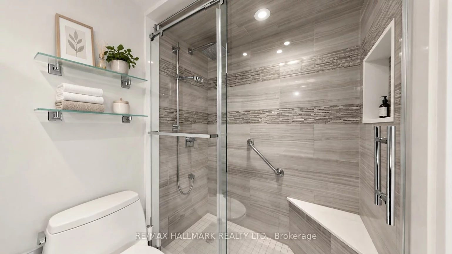 5, Weldrick, North Richvale, Richmond Hill