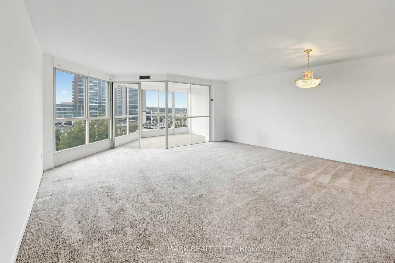 5, Weldrick, North Richvale, Richmond Hill