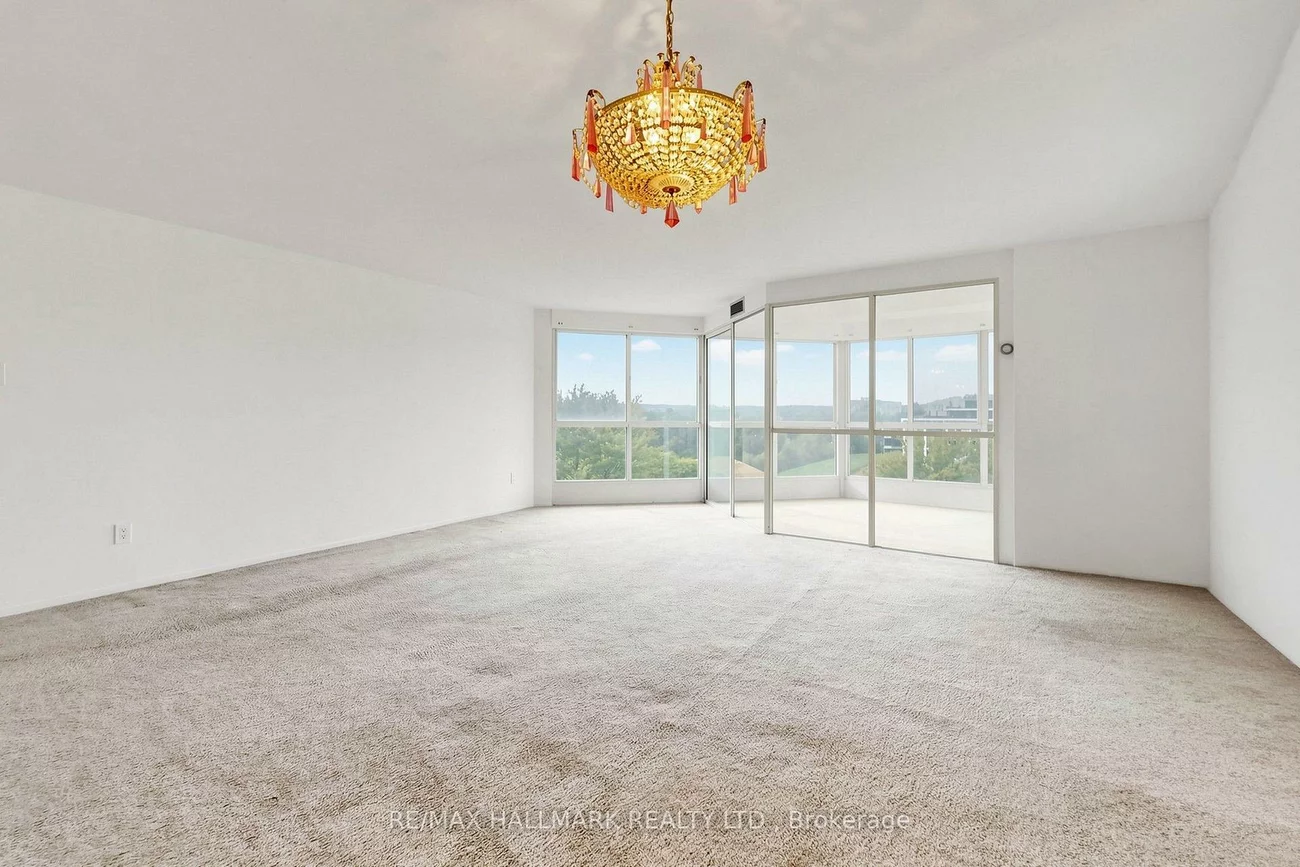 5, Weldrick, North Richvale, Richmond Hill