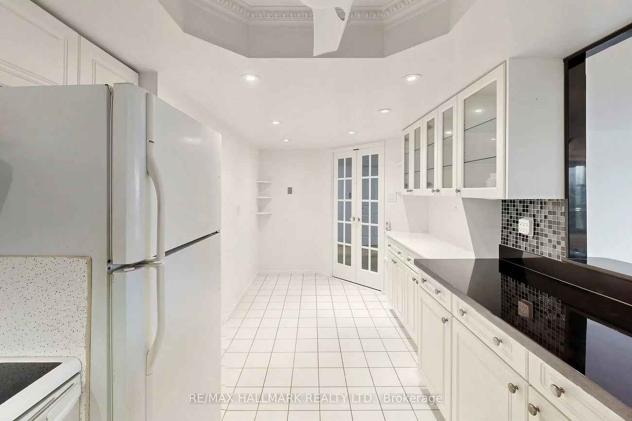 5, Weldrick, North Richvale, Richmond Hill