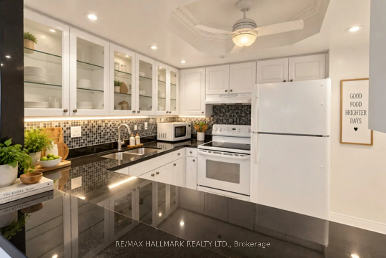 5, Weldrick, North Richvale, Richmond Hill