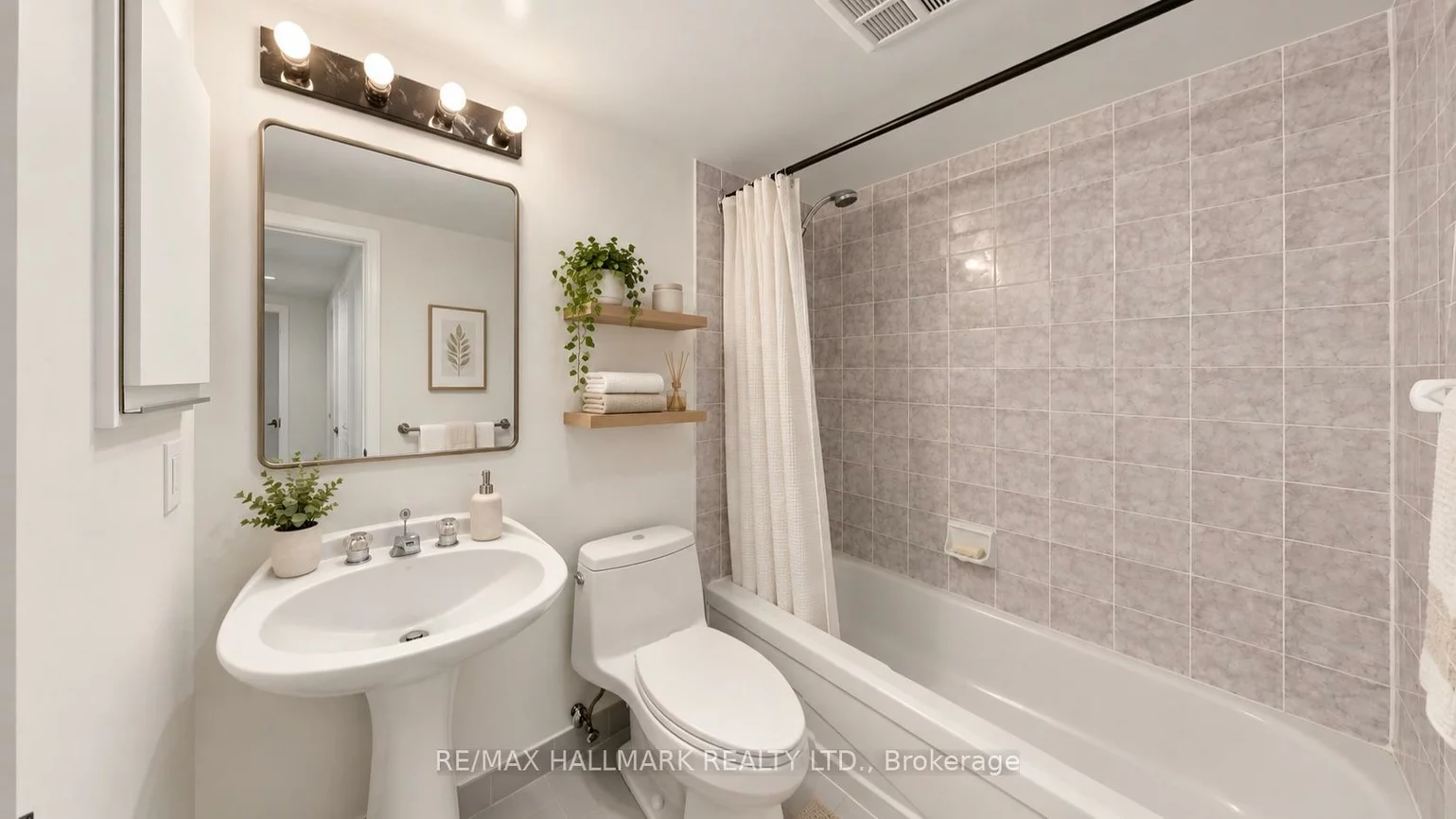 5, Weldrick, North Richvale, Richmond Hill