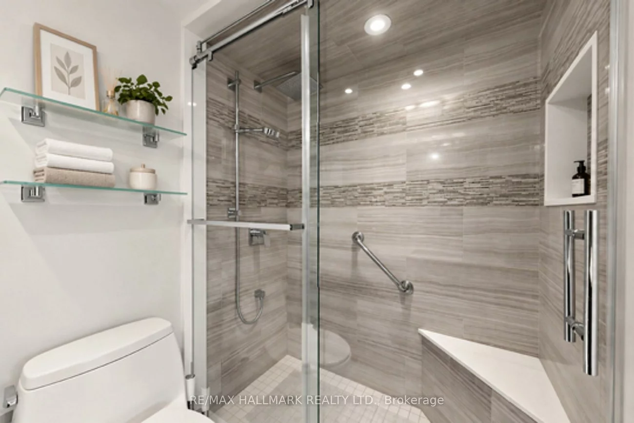 5, Weldrick, North Richvale, Richmond Hill