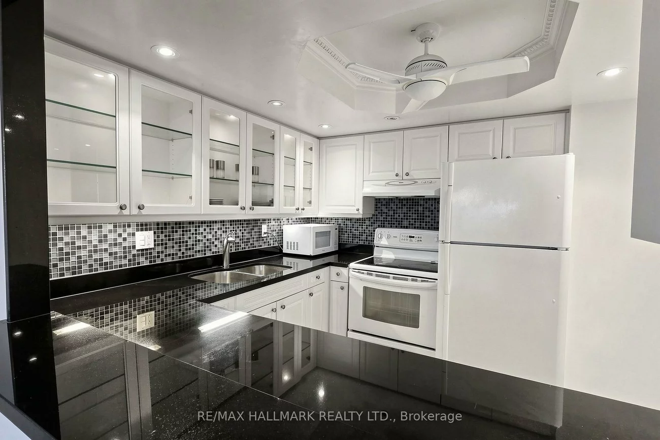 5, Weldrick, North Richvale, Richmond Hill