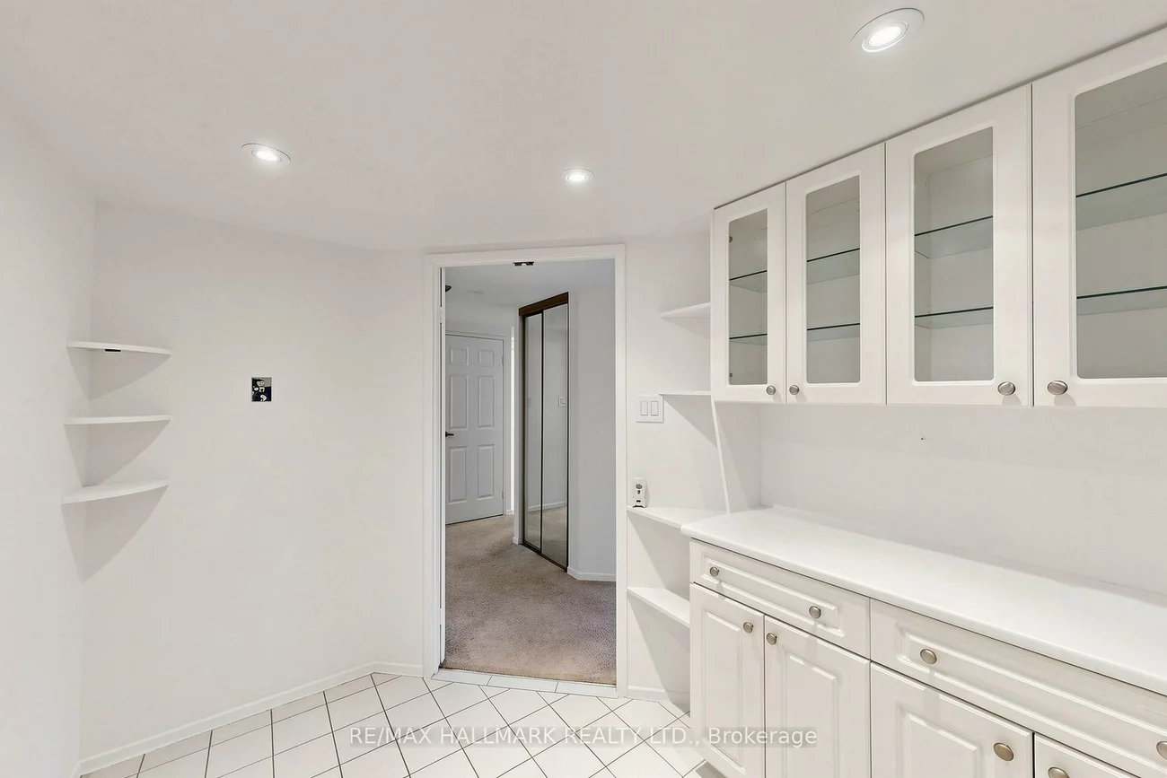5, Weldrick, North Richvale, Richmond Hill