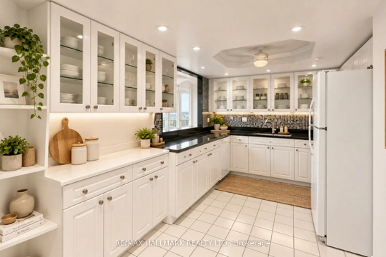 5, Weldrick, North Richvale, Richmond Hill