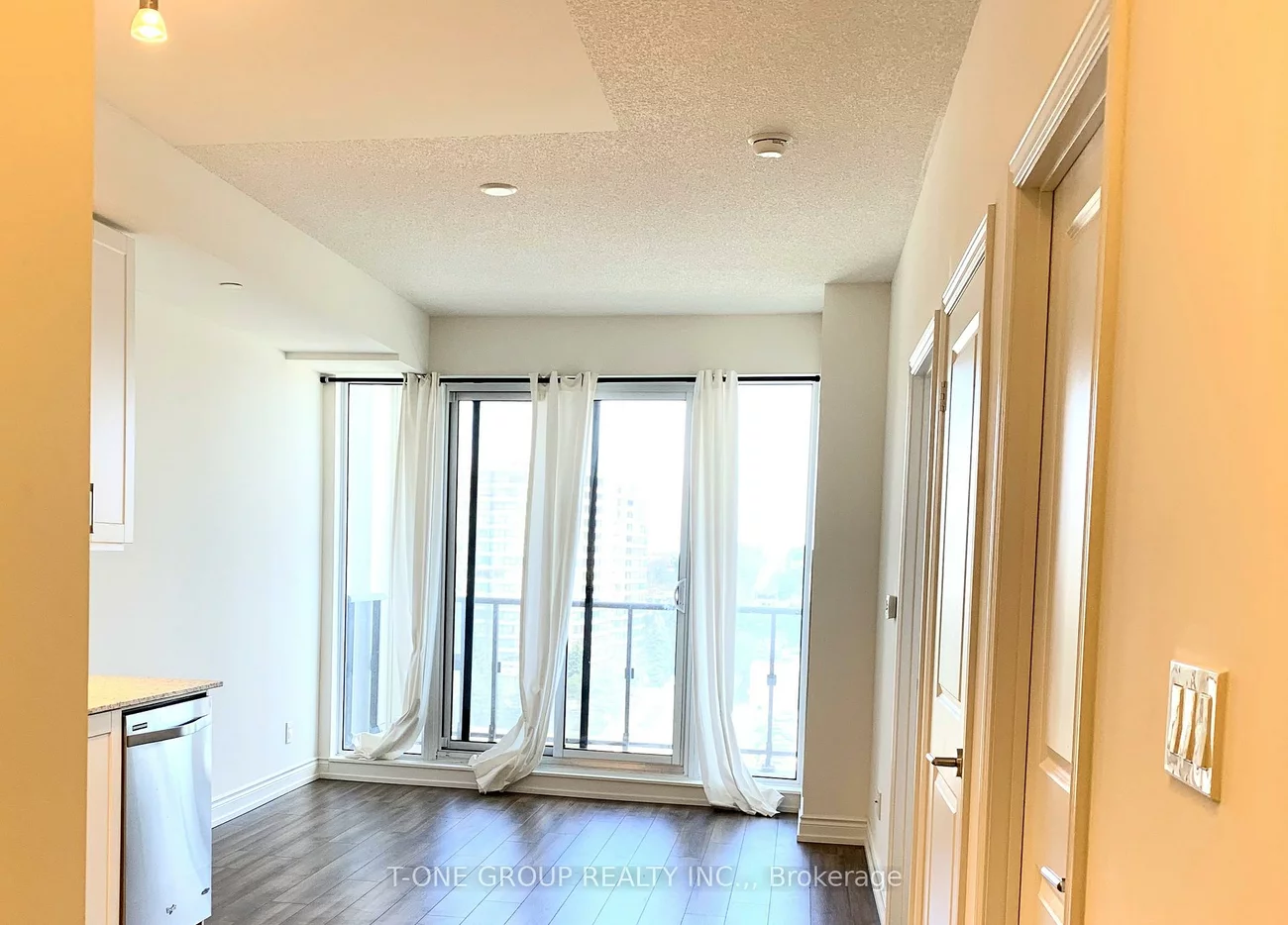 9600, Yonge, North Richvale, Richmond Hill