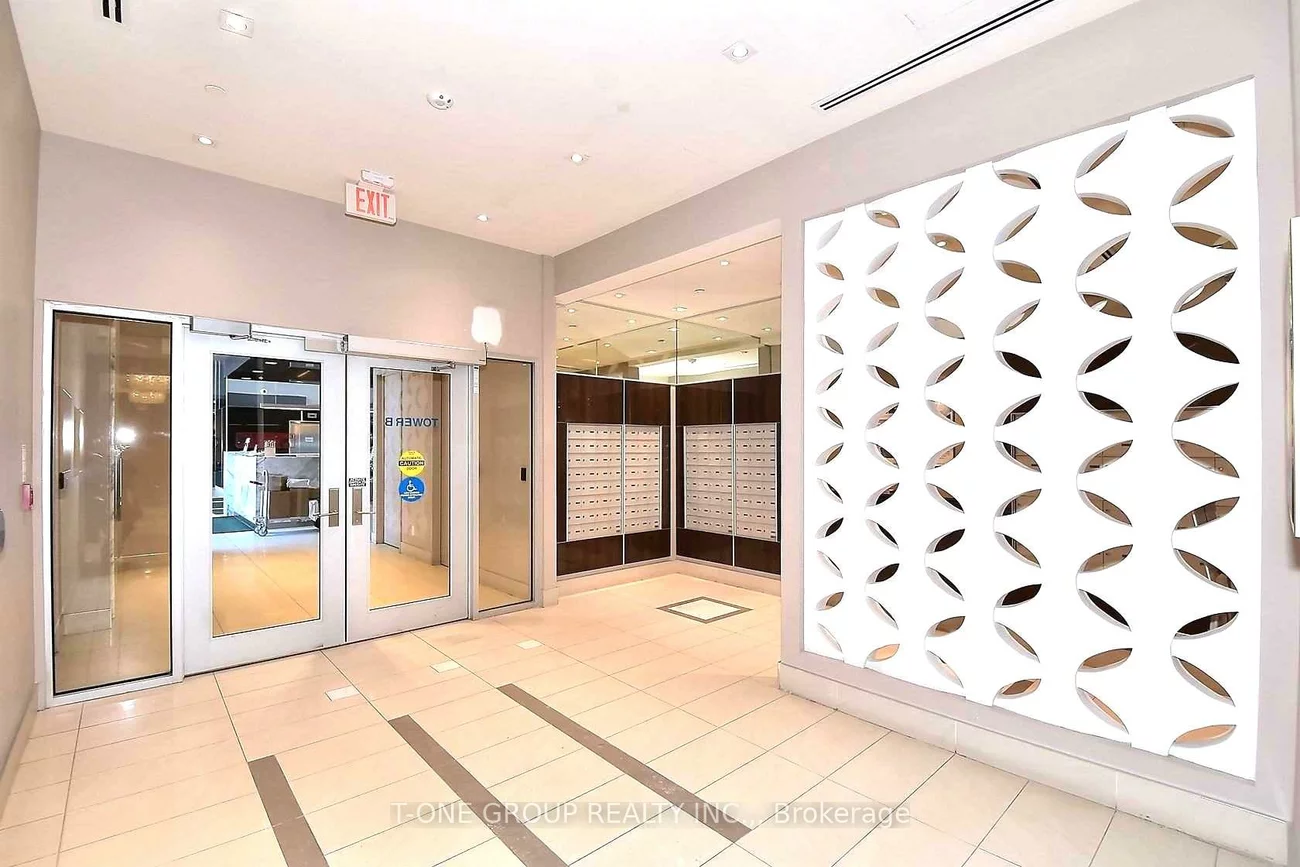 9600, Yonge, North Richvale, Richmond Hill
