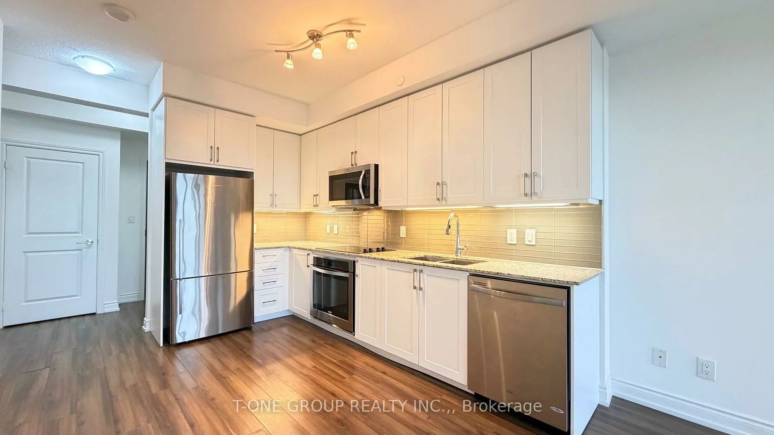 9600, Yonge, North Richvale, Richmond Hill