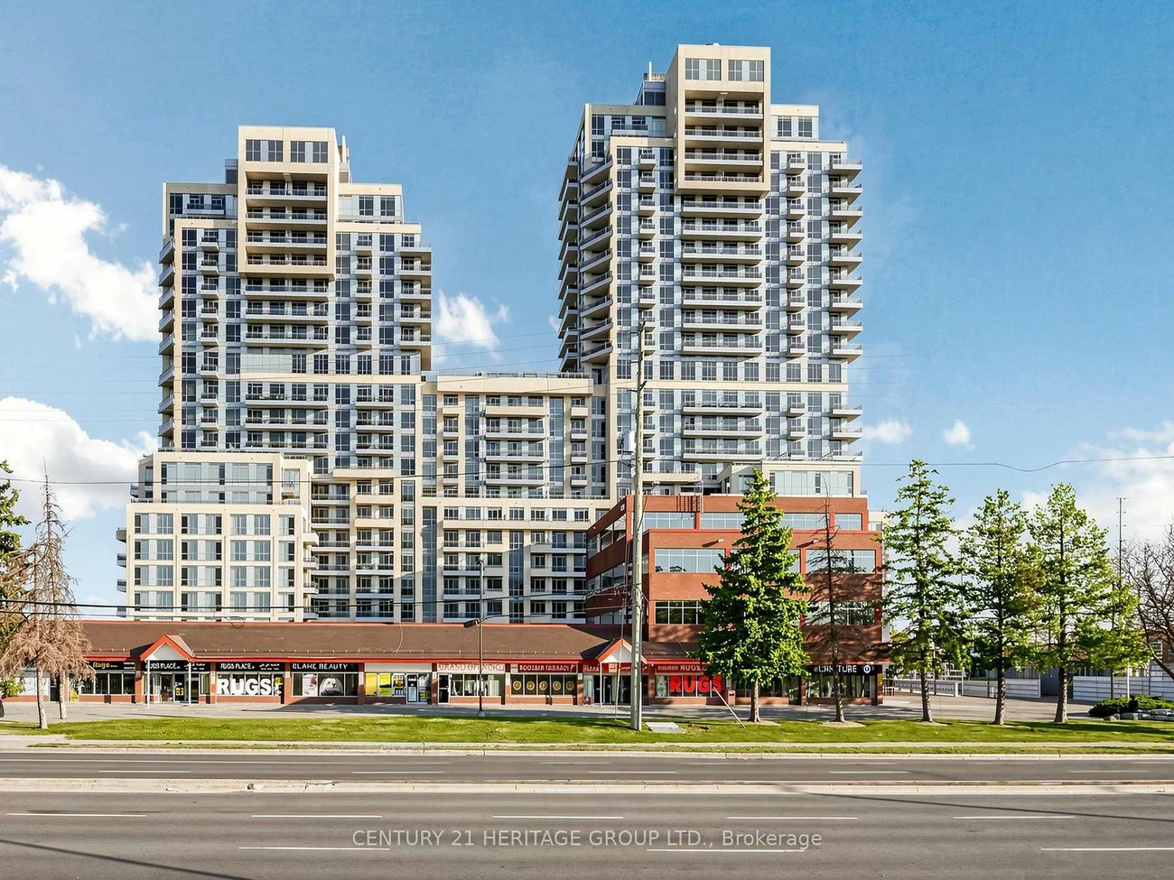 9205, Yonge, Langstaff, Richmond Hill