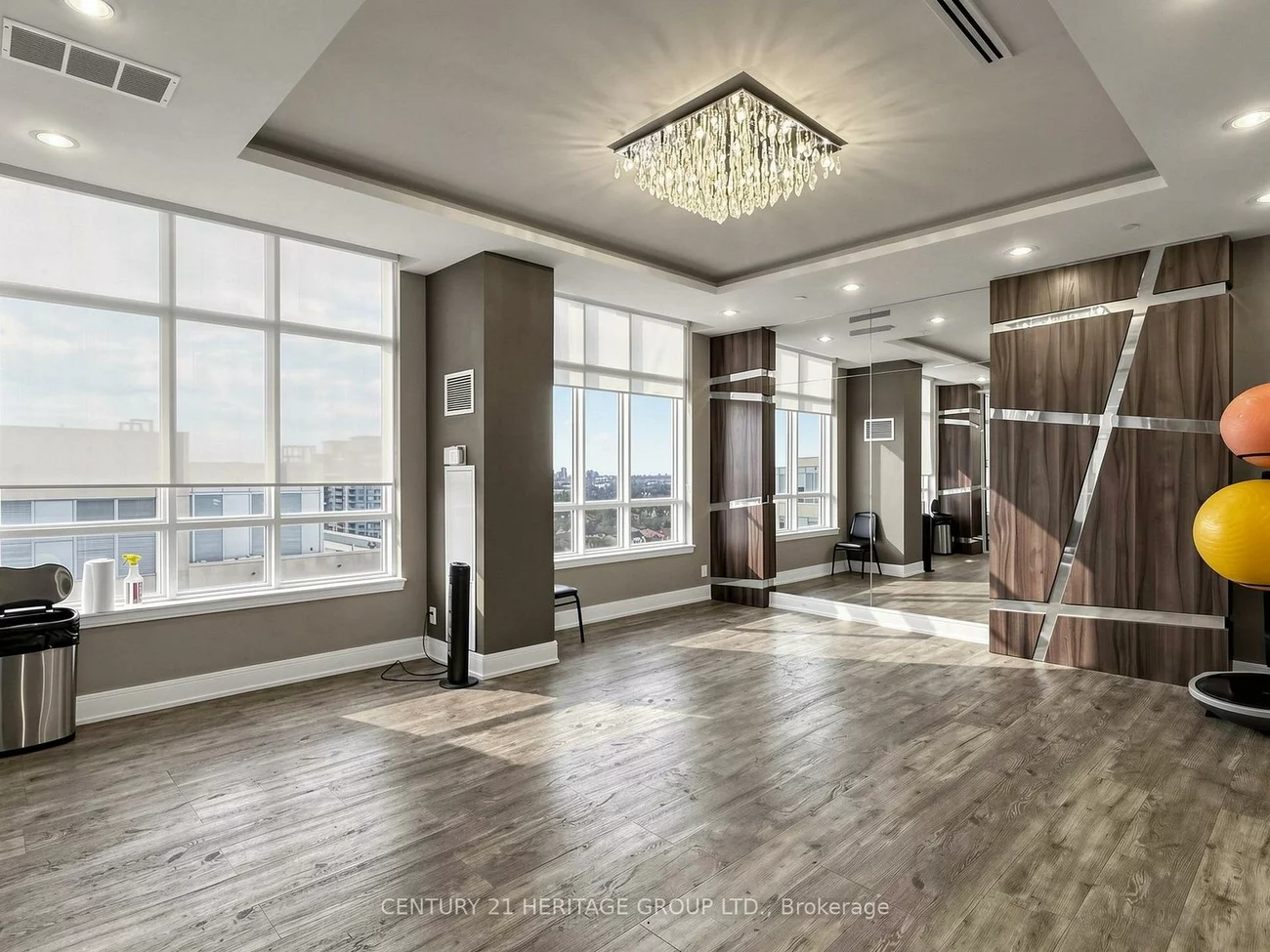 9205, Yonge, Langstaff, Richmond Hill