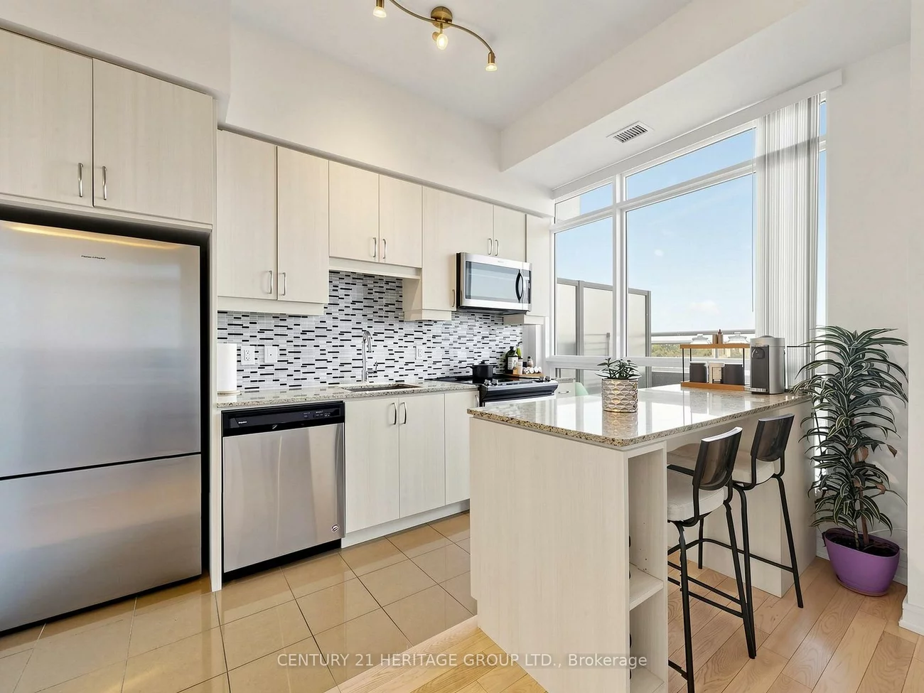 9205, Yonge, Langstaff, Richmond Hill