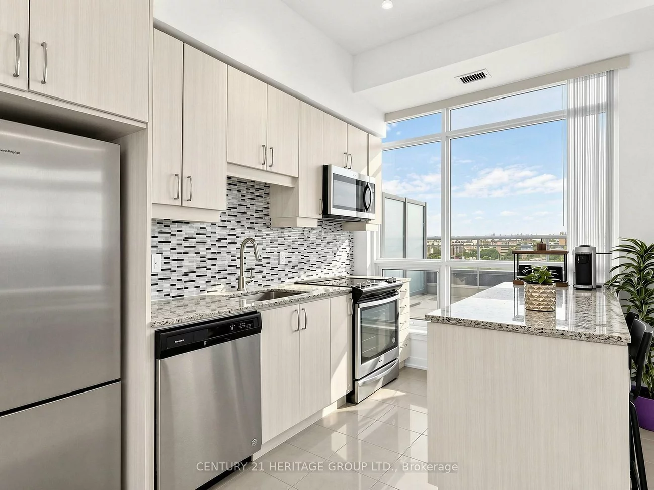 9205, Yonge, Langstaff, Richmond Hill