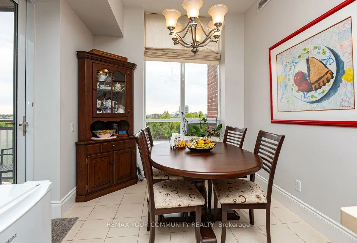 10101, Yonge, Crosby, Richmond Hill