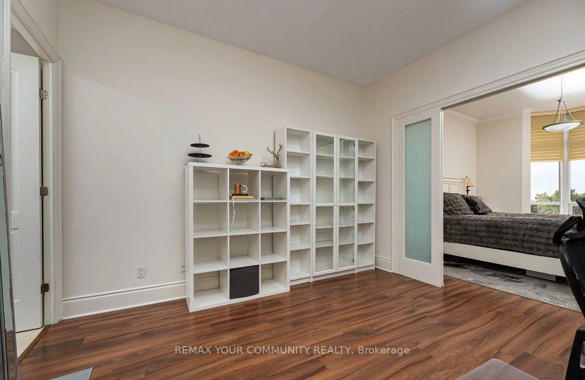 10101, Yonge, Crosby, Richmond Hill