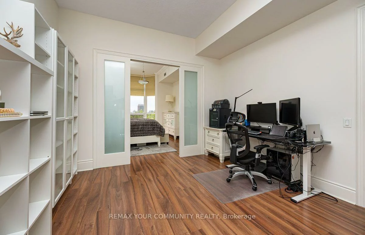 10101, Yonge, Crosby, Richmond Hill