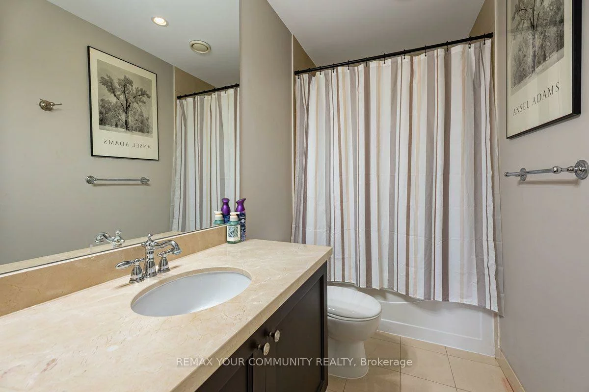 10101, Yonge, Crosby, Richmond Hill