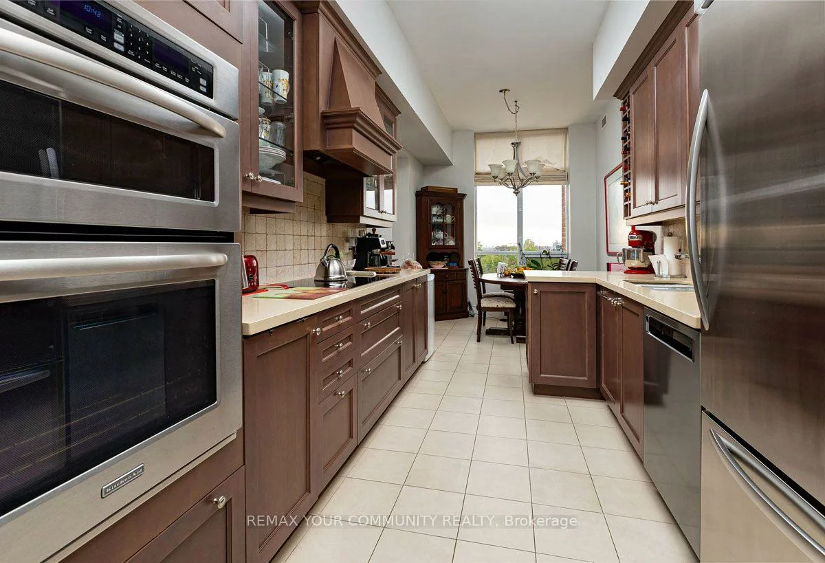 10101, Yonge, Crosby, Richmond Hill