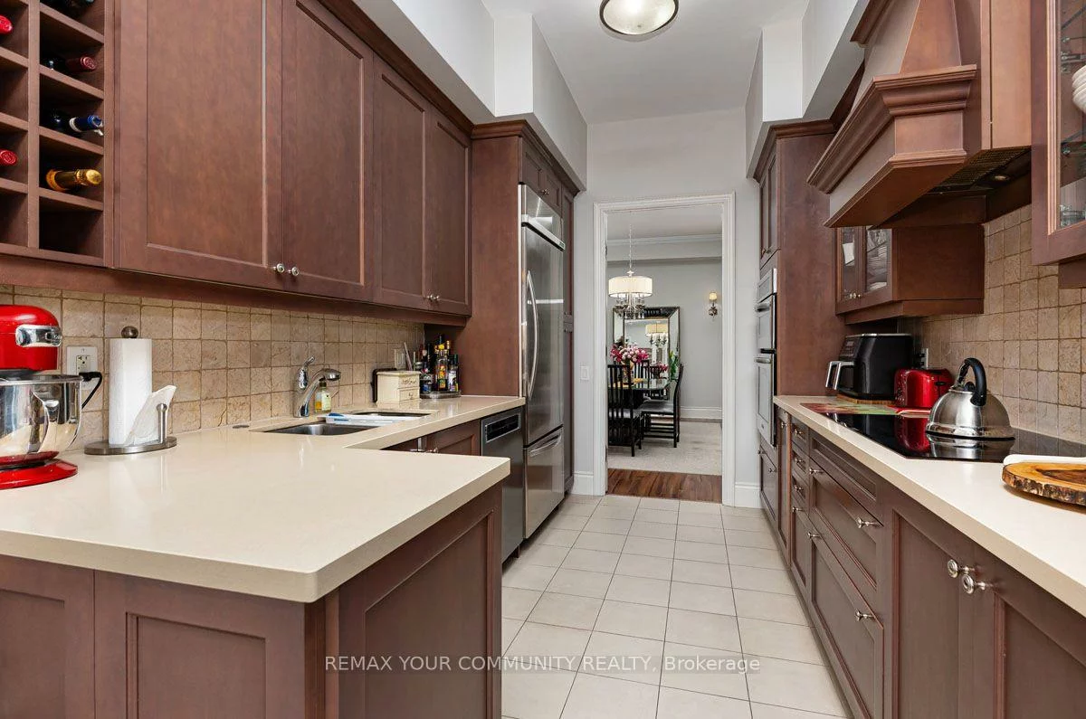 10101, Yonge, Crosby, Richmond Hill