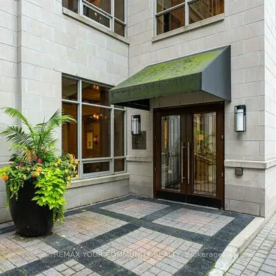 10101, Yonge, Crosby, Richmond Hill