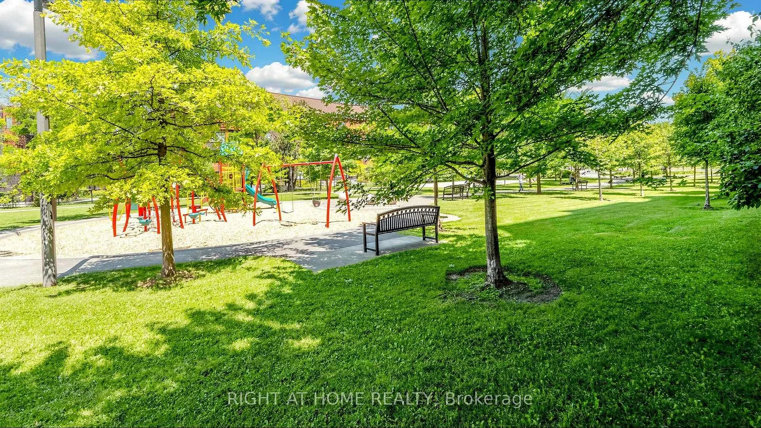 330, Red Maple, Langstaff, Richmond Hill