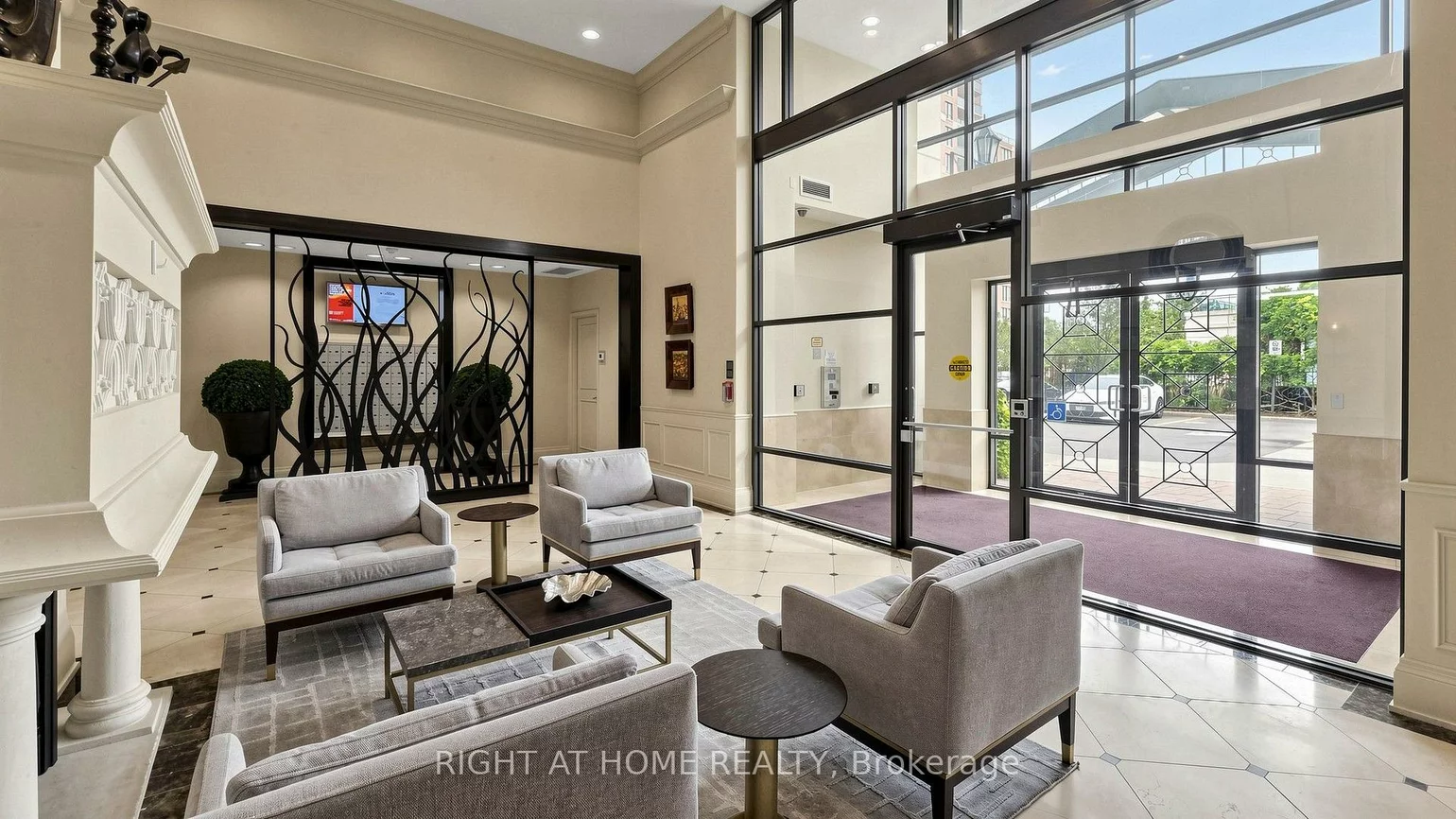 330, Red Maple, Langstaff, Richmond Hill