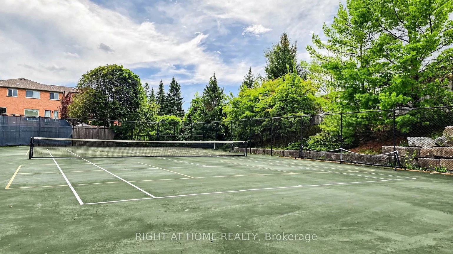330, Red Maple, Langstaff, Richmond Hill