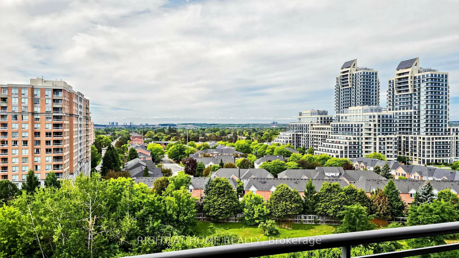 330, Red Maple, Langstaff, Richmond Hill