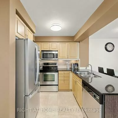 330, Red Maple, Langstaff, Richmond Hill