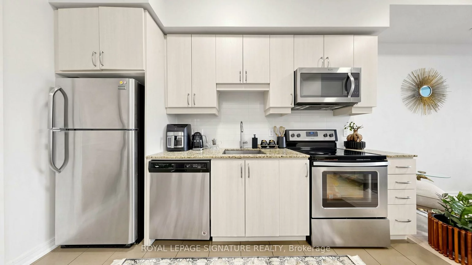 9201, Yonge, Langstaff, Richmond Hill