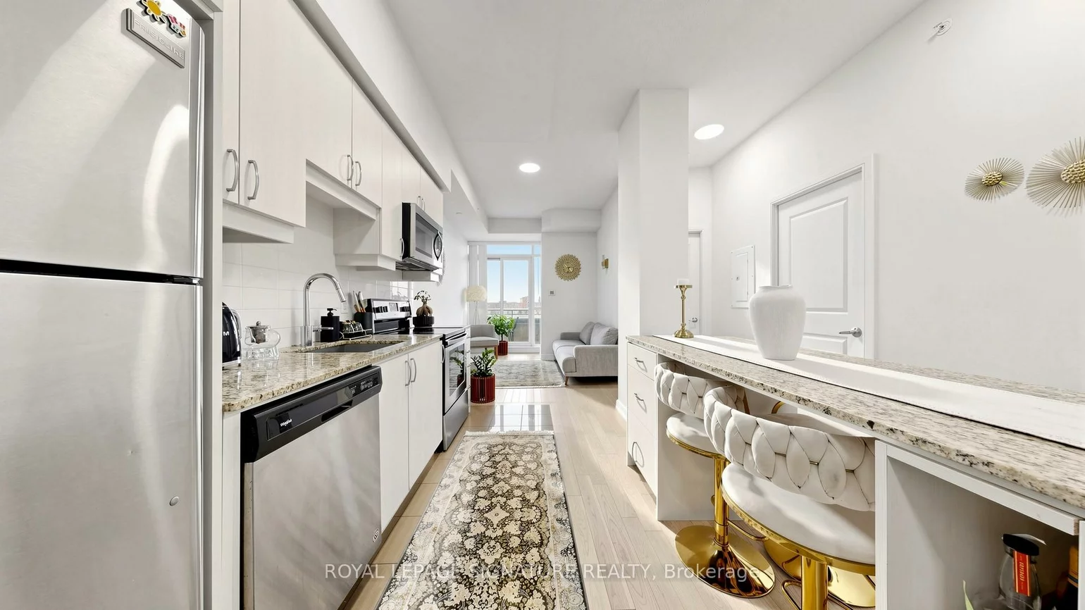 9201, Yonge, Langstaff, Richmond Hill