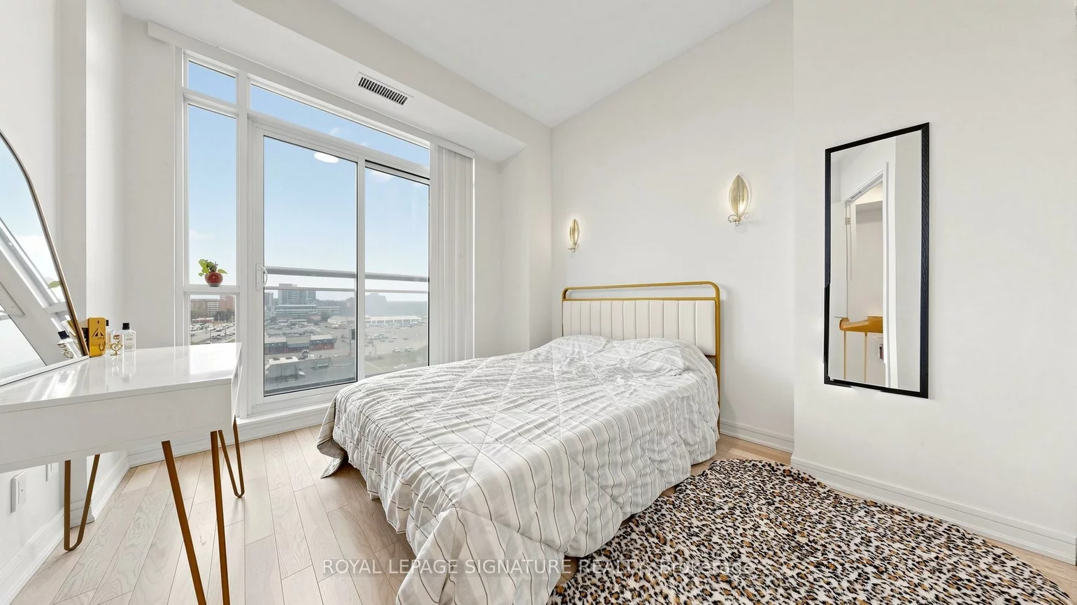 9201, Yonge, Langstaff, Richmond Hill