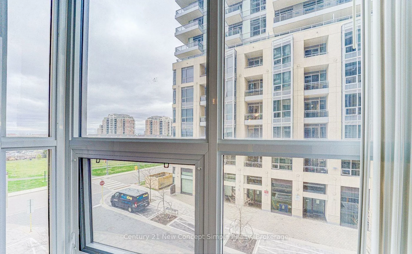 9205, Yonge, Langstaff, Richmond Hill