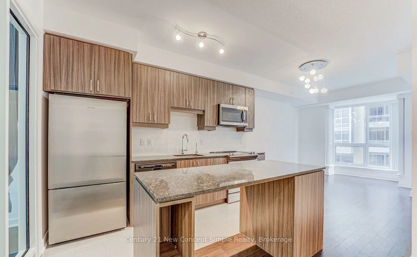 9205, Yonge, Langstaff, Richmond Hill