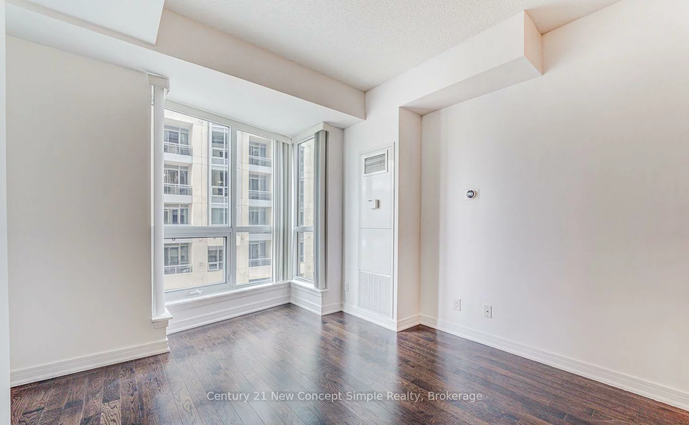 9205, Yonge, Langstaff, Richmond Hill