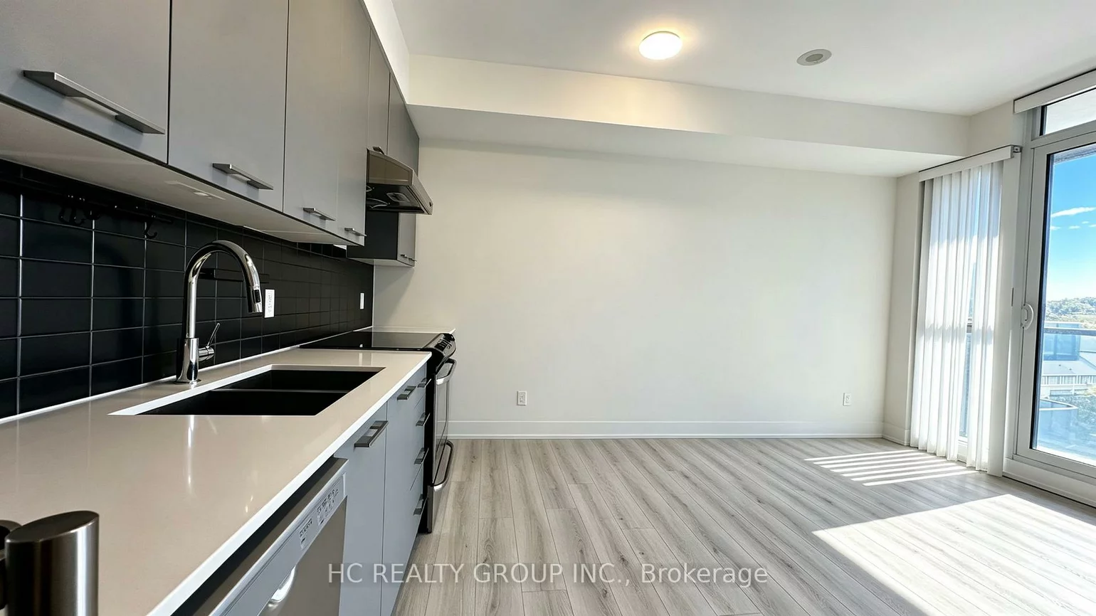 9471, Yonge, Observatory, Richmond Hill