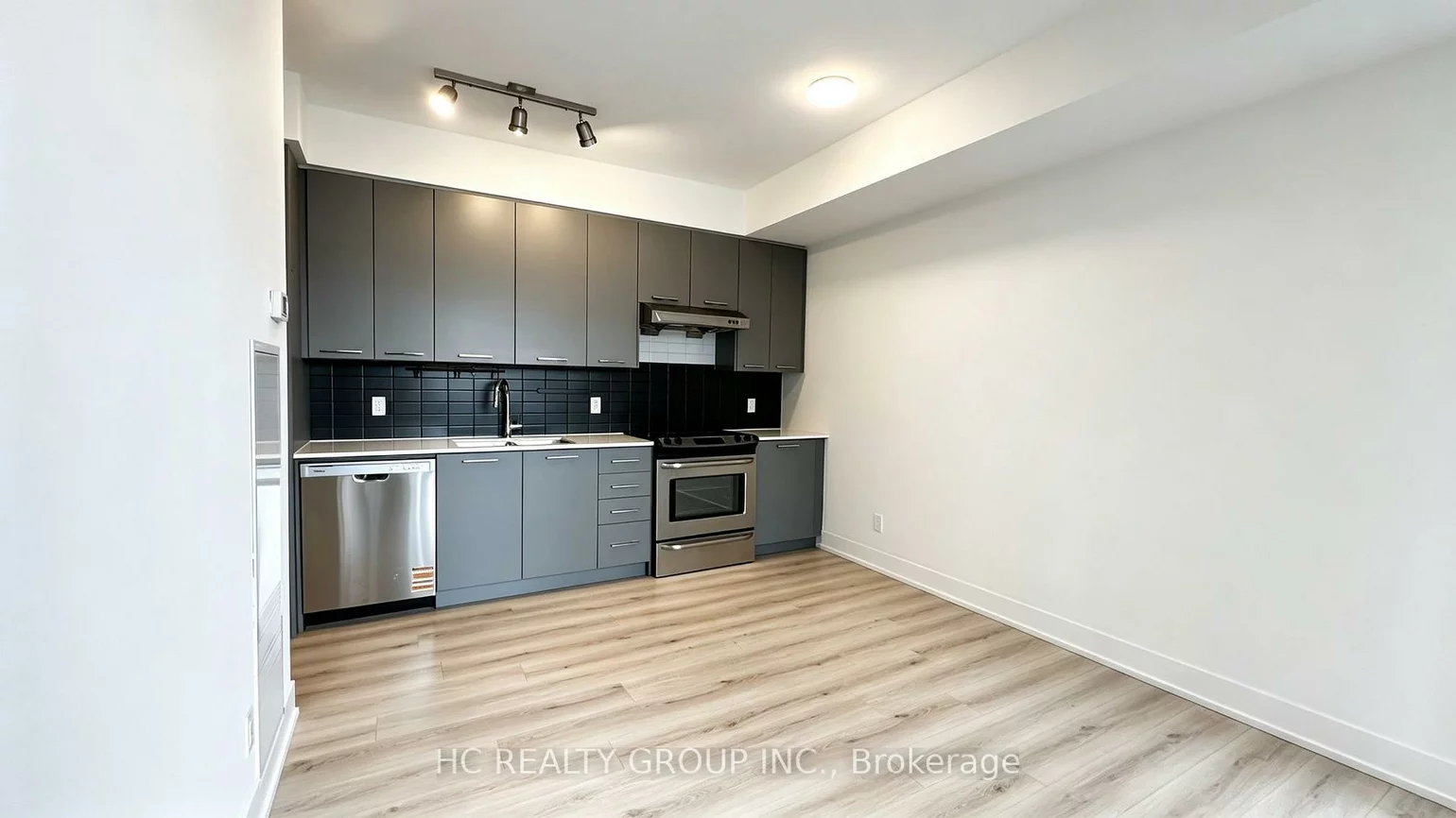 9471, Yonge, Observatory, Richmond Hill