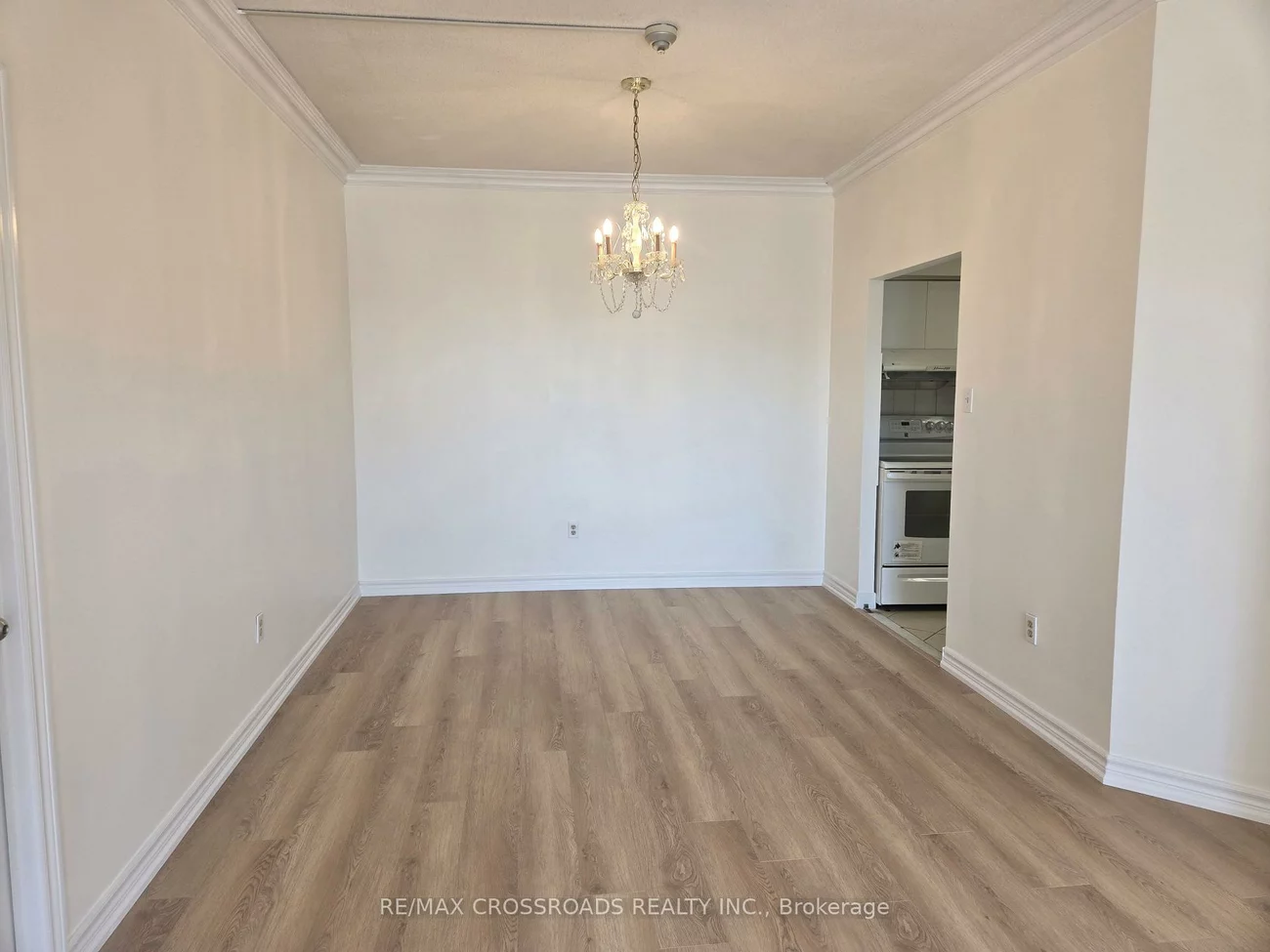 9, Chalmers, Doncrest, Richmond Hill
