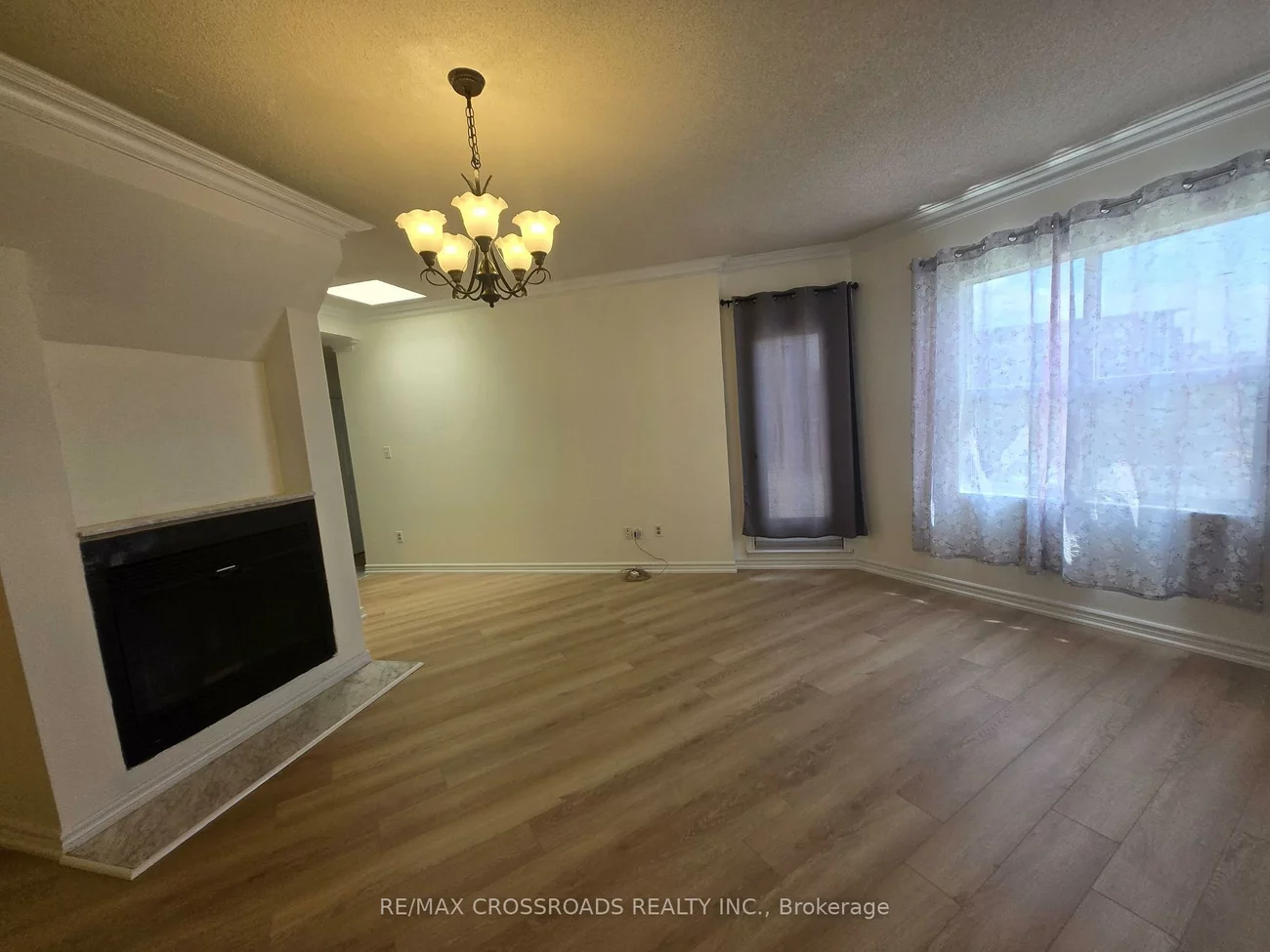 9, Chalmers, Doncrest, Richmond Hill