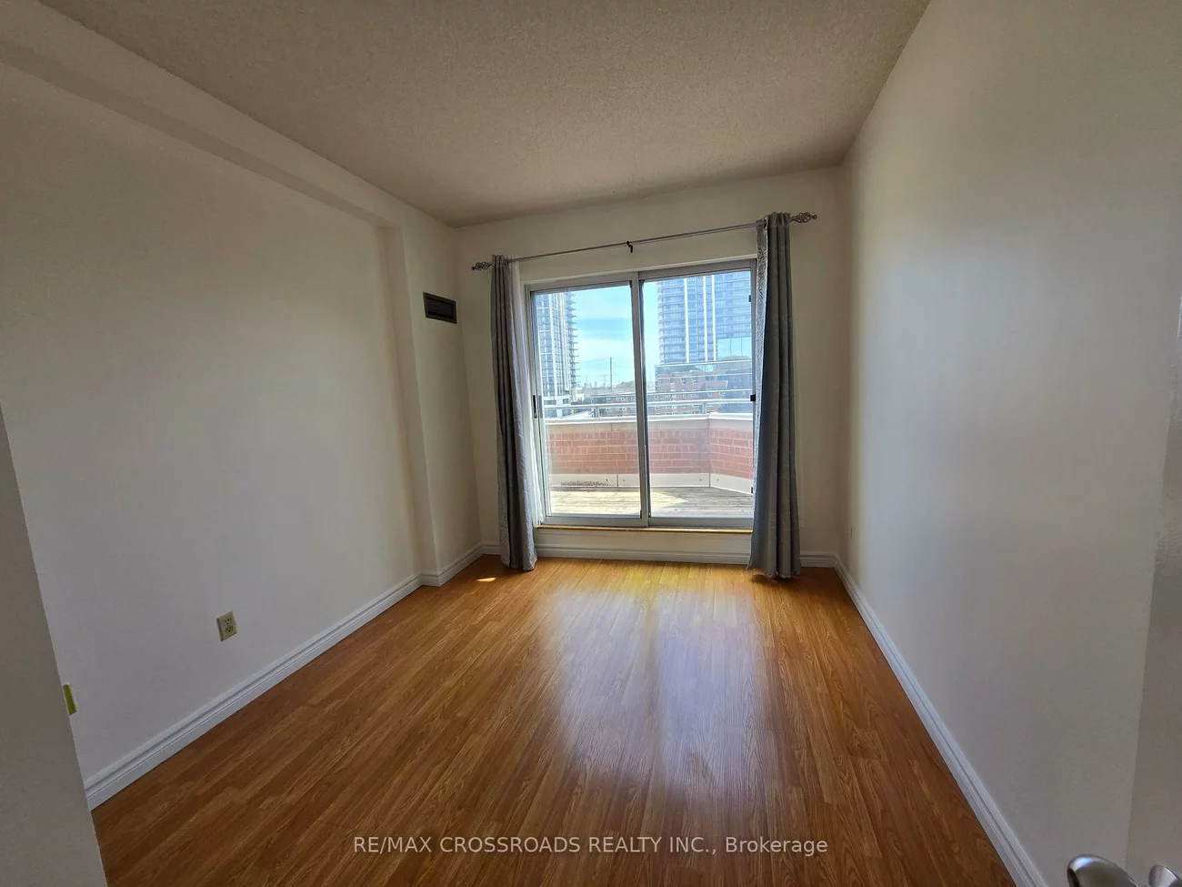 9, Chalmers, Doncrest, Richmond Hill